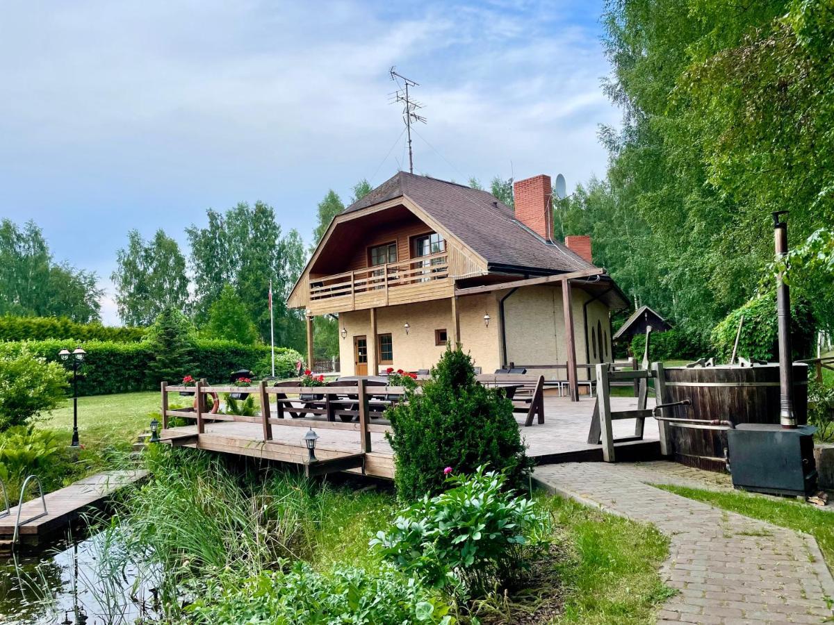Piejuras Nams Hotel Ķesterciems Екстериор снимка