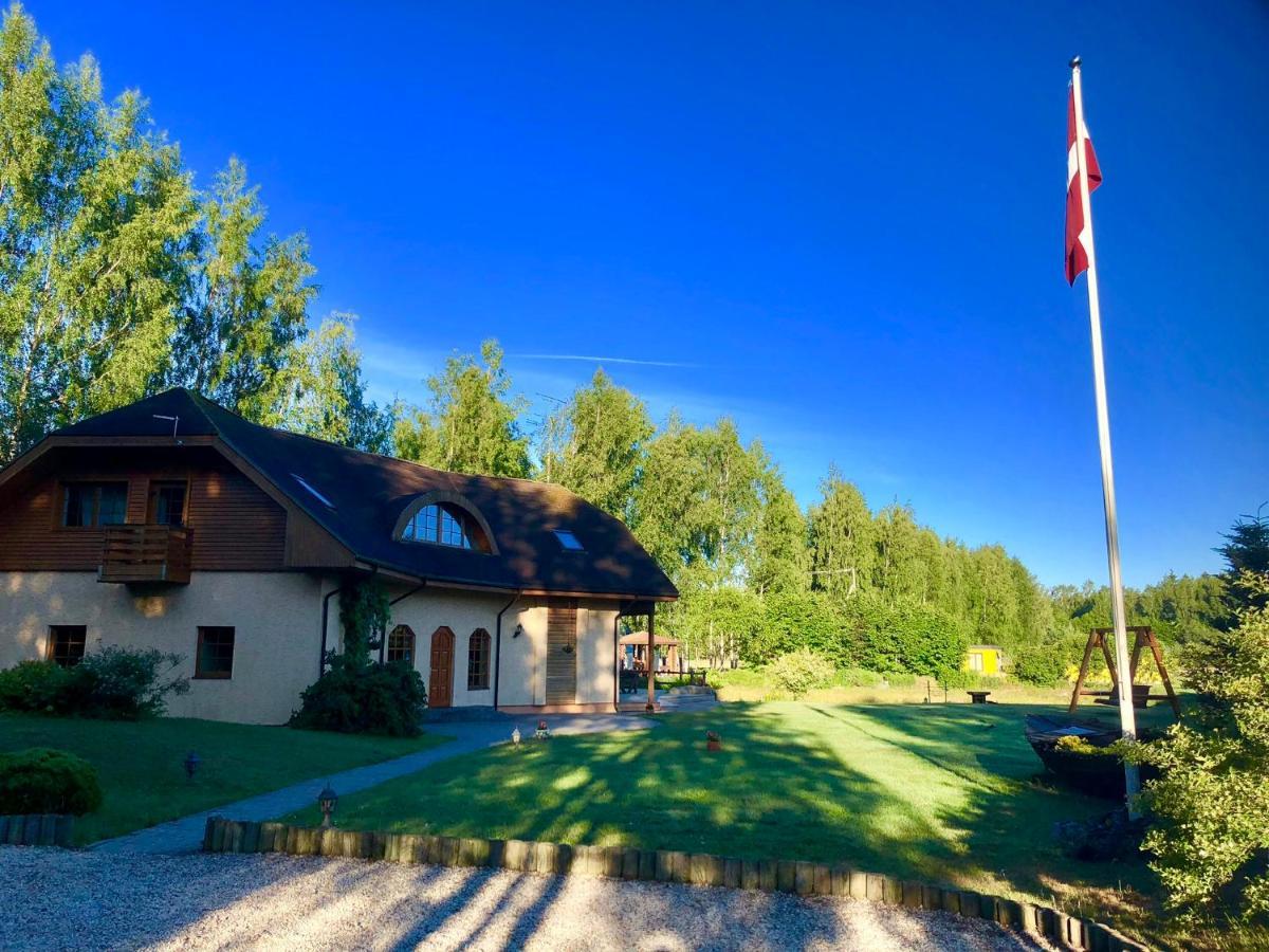 Piejuras Nams Hotel Ķesterciems Екстериор снимка